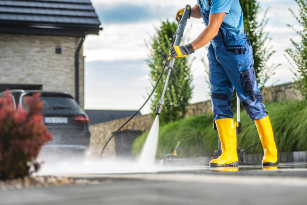 Why Choose Our Certified Pressure Washing Experts for Your Project Needs in Williamsburg, FL?